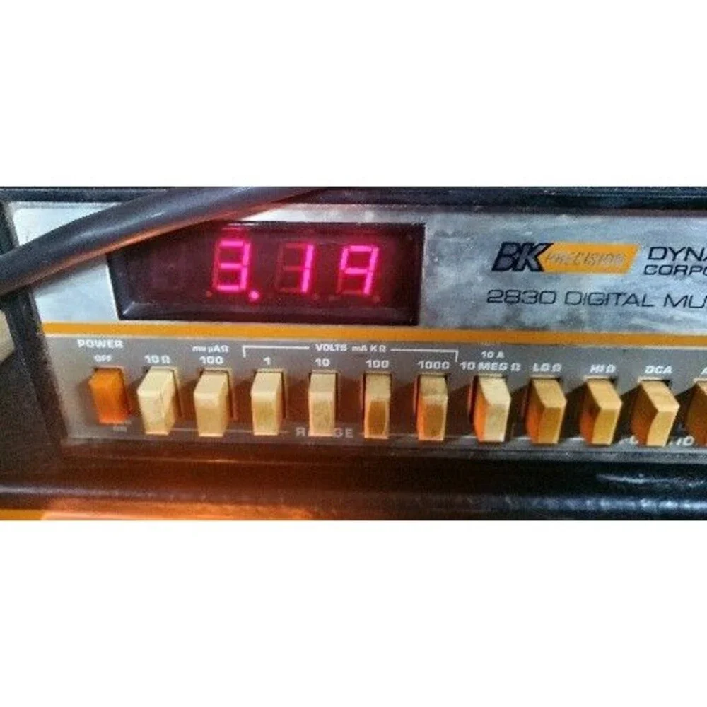 BK PRECISION 1650 Tri Output Power Supply & 2830 Digital Multimeter Dynascan - Picture 10 of 11